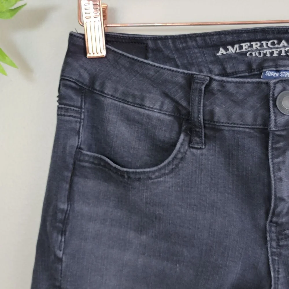 American Eagle Super Low Rise Skinny Jegging Jeans Black Distressed Frayed AE 4